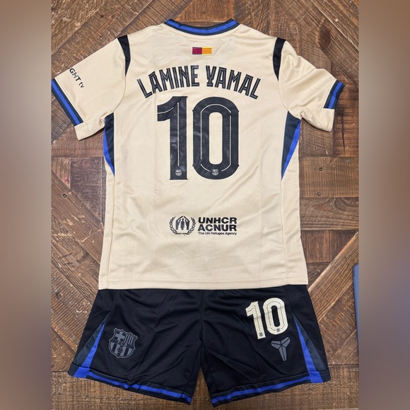 New Nike Barcelona FC set for kids Away Jersey Lamine Yamal #10 - Picture 2 of 2